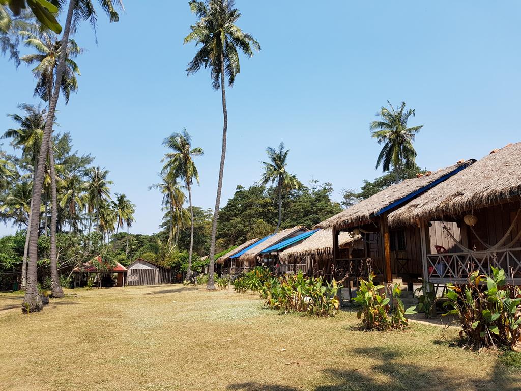 attraction-Rabbit Island Kampot Province 2.jpg